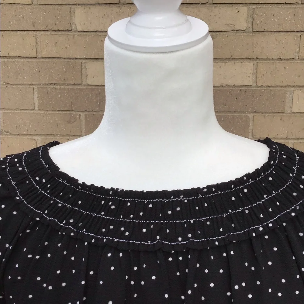 Woman’s Max Studio Blouse